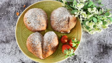 Rösinenbrötchen rund und herzförmig